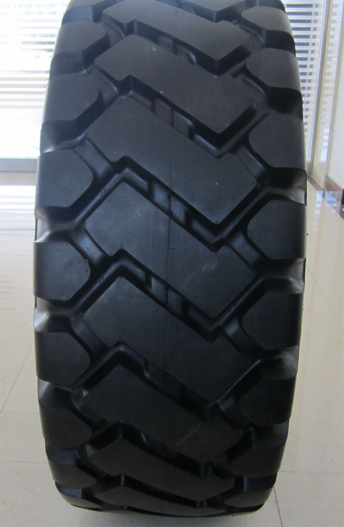 Шинокомплект 17.5-25 28PR Naaats NA195